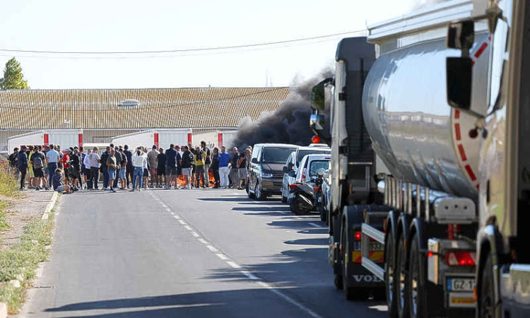 France plans €54 billion savings  drive as demonstrations grow